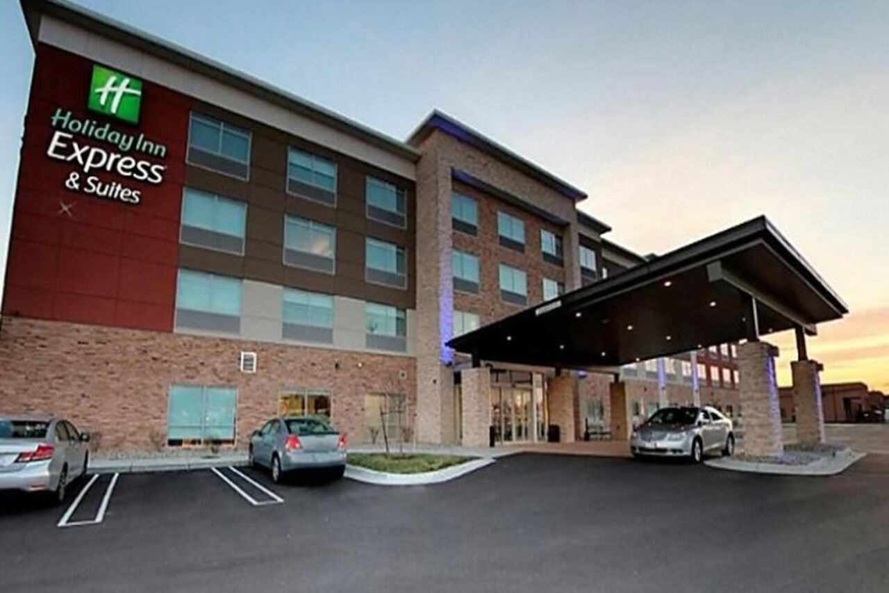 Holiday Inn Express & Suites - Detroit North - Roseville By Ihg Exterior foto